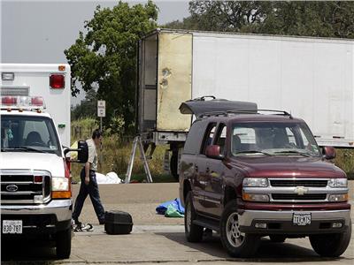 العثور على عشرات الجثت داخل شاحنة في تكساس