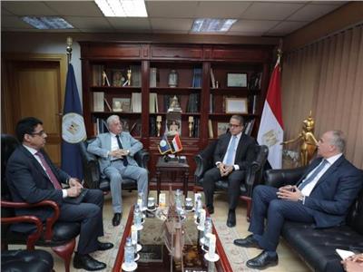  وزير السياحة ومحافظ جنوب سيناء يناقشان تجهيزات استضافة مصر لمؤتمر COP 27