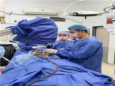 «الصحة»: نجاح أول جراحة في العمود الفقري بالمنظار داخل مستشفى الهلال 