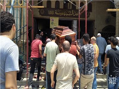 وصول جثمان الإعلامية شيماء جمال لمسجد السيدة نفيسة لأداء صلاة الجنازة