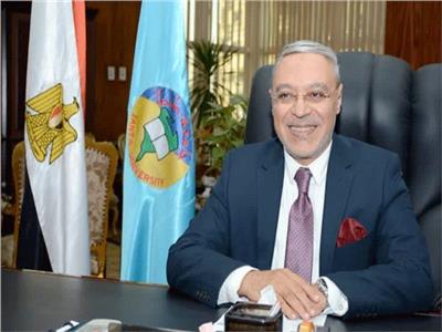 رئيس جامعة طنطا يتقدم بخطة استراتيجية لبناء الوعي الوطني للشخصية المصرية