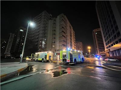 شرطة أبو ظبي تحقق في أسباب حريق مندلع في أحد المستودعات