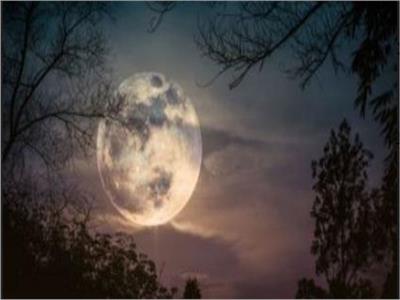 معهد الفلك: «قمر ذي الحجة العملاق» يزين السماء بعد غد