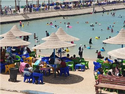 توافد المواطنين على شواطئ الغردقة في ثالث أيام عيد الأضحى
