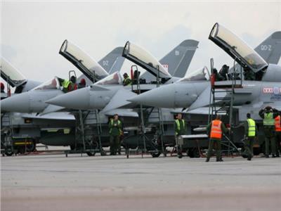 قاعدة لسلاح الجو الملكي البريطاني تعلق الرحلات الجوية بسبب «ذوبان المدرج»