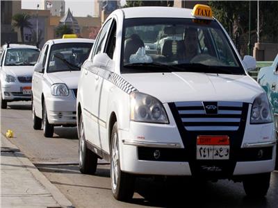 ننشر تعريفة ركوب السيارات الأجرة «التاكسي الأبيض» بالقاهرة