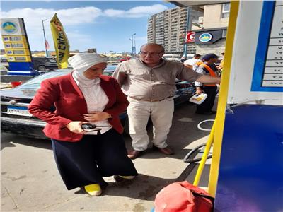 السكرتير العام المساعد لمحافظة الإسكندرية تتفقد محطات تموين السيارات