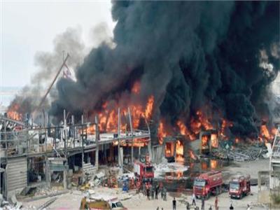 تطورات محاولة السيطرة على حريق جديد بمرفأ بيروت في لبنان