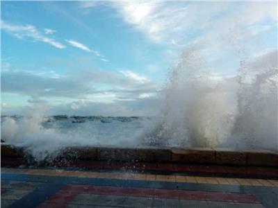 «الأرصاد» تحذر من ارتفاع أمواج البحر واستمرار نشاط الرياح
