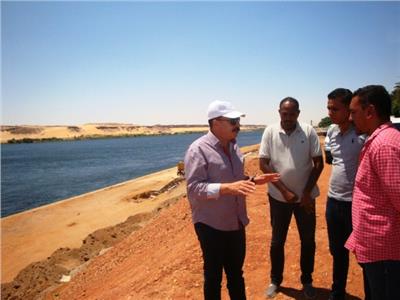 محافظ أسوان يتفقد مشروع ممشى مصر بطريقي كورنيش النيل  