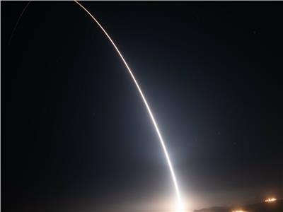 القوات الجوية الأمريكية تختبر إطلاق صاروخ باليستي جديد عابر للقارات 