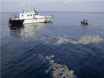فقدان 13 شخصا إثر غرق سفينة ركاب في شرق إندونيسيا