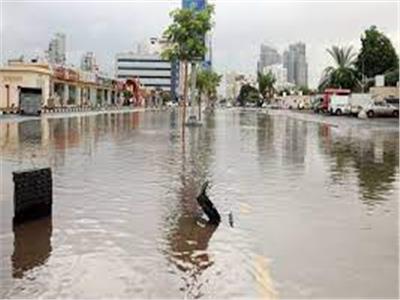 «الفجيرة والشارقة» تغرقان في مياه السيول.. وإعلان الطوارئ