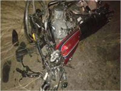 إصابة شاب وطالب في تصادم دراجة بخارية وتروسيكل بنجع حمادي