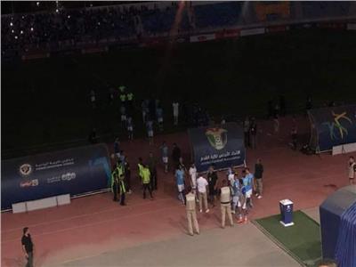 انقطاع التيار الكهربائي أثناء لقاء بين فريقين في الدوري الأردني والحكم يلغي المباراة