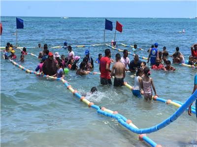 شاهد | افتتاح أول شاطئ للمكفوفين على مستوى الجمهورية