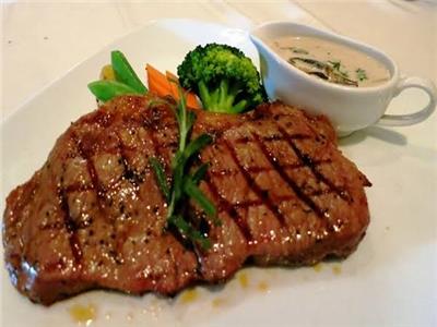 «لو بتحب اللحوم»... أسهل طريقة لإعداد ستيك لحم العجول في المنزل 