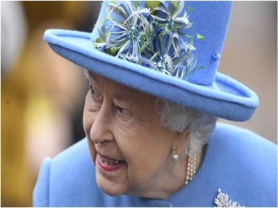 الملكة إليزابيث تقطع إجازتها الرسمية لتلتقي برئيس الوزراء الجديد