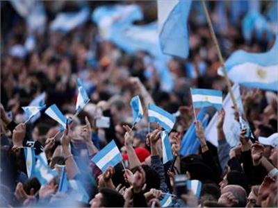 آلاف الأرجنتينيين يتظاهرون للمطالبة بزيادة الأجور