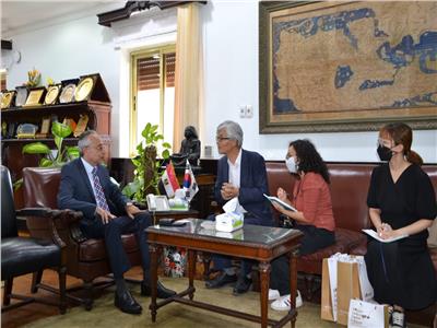 نائب رئيس جامعة الإسكندرية يستقبل المستشار الثقافي لسفارة كوريا الجنوبية