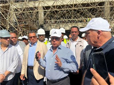 وزير النقل يجري جولة تفقدية في محطة قطارات صعيد مصر بالجيزة
