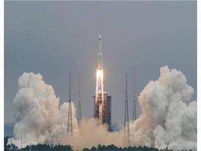 «سبيس إكس» تطلق صاروخًا يحمل 46 قمرًا صناعيًا للإنترنت من ستارلينك