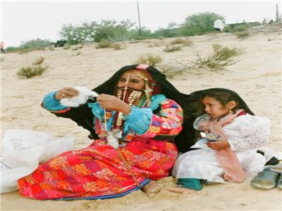 المرأة السيناوية.. يد منتجة تصنع «الكليم البدوي» من أصواف طبيعية | صور  