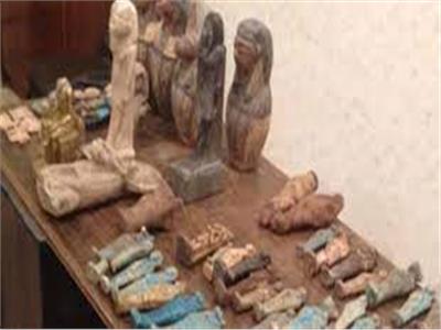 حبس مزارع عُثر على 150 قطعة أثرية داخل منزله في المنيا