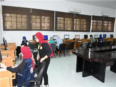 207 طالب وطالبة سجلوا رغباتهم بالمرحلة الثانية بمكتب تنسيق جامعة القناة  