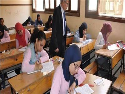 157 الف طالبا بالثانوية العامة يؤدون امتحان مادتي اللغة العربية والتربية الدينية