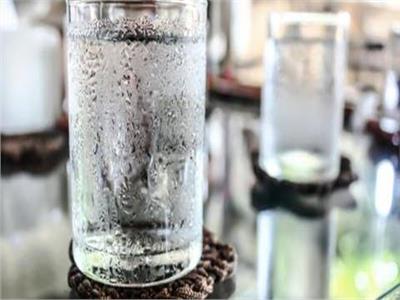 هل تشرب الماء البارد أم الدافئ؟ ..  دراسة توضح أيهما أفضل لصحتك