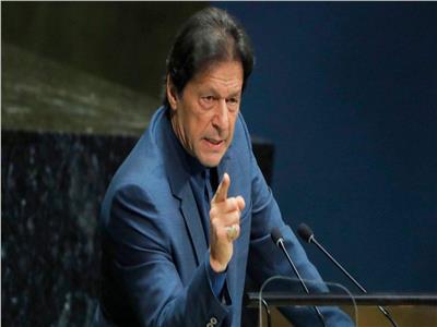رئيس وزراء باكستان السابق يتهم الحكومة بحجب يوتيوب خلال إلقائه كلمة 