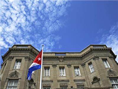 كوبا تبدأ في بيع العملات الأجنبية لإنشاء سوق صرف رسمية
