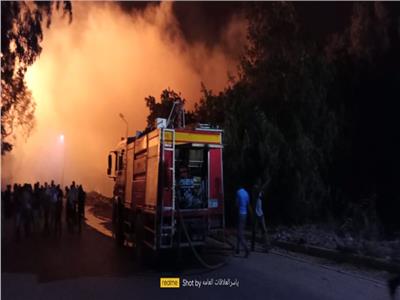 اللحظات الأولى لحريق هائل باستوديو تصوير بمنطقة شبرامنت بالجيزة‎‎| فيديو