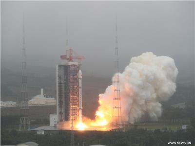 الصين تطلق القمر الصناعي «بكين-3بي» إلى الفضاء بنجاح |صور