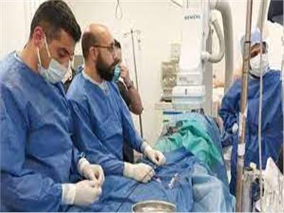 فريق طبي ينجح في تغيير الصمام الأورطي للقلب بدون جراحة بالإسكندرية 