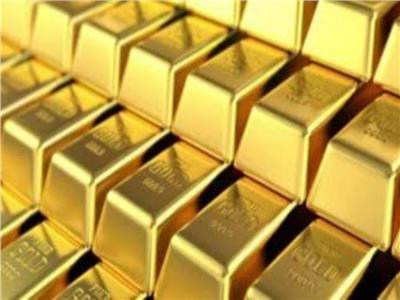 أسعار الذهب تهبط متأثرة بتوقعات رفع أسعار الفائدة 
