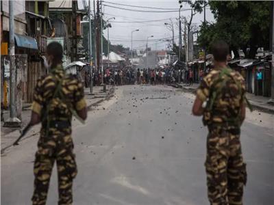 بسبب طفل أمهق .. احتجاجات عارمة ومقتل 19 شخصا في مدغشقر 
