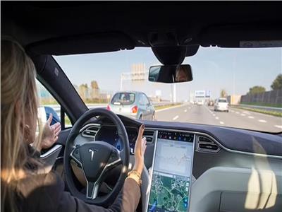إيلون ماسك يأمل في انتشار سيارات Tesla ذاتية القيادة 