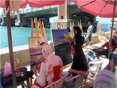"فنون يا إسكندرية"  100 فنان تشكيلي يبدعون في أول معرض فني على شاطئ ستانلي