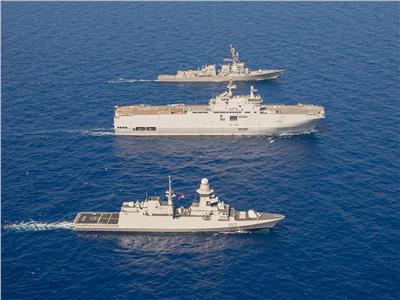 القوات البحرية «المصرية والأمريكية» تنفذان تدريباً بحرياً عابراً بنطاق الأسطول الشمالي