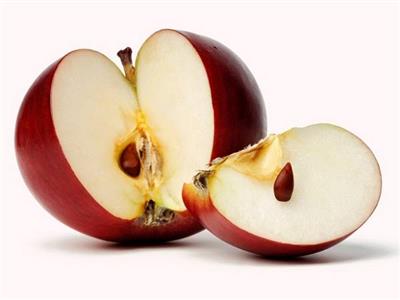 هل تناول بذور التفاح يسبب التسمم؟