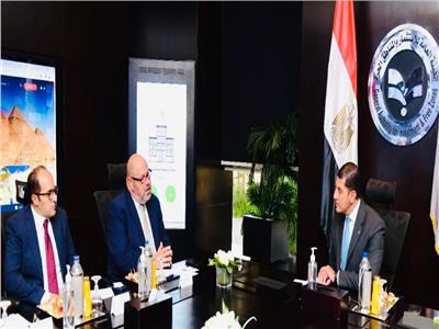 هيئة الاستثمار ومجموعة "أمريكانا" يبحثان توسعات المجموعة في السوق المصرية