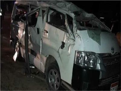 إصابة 16 شخصًا إثر انقلاب سيارة ميكروباص بالمنيا