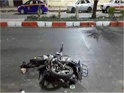 إصابة 3 شباب في حادث انقلاب دراجة بخارية بـ«قنا»