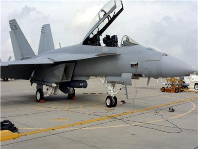 البحرية الأمريكية تختبر تقنية «تتبع الهدف» على طائرة سوبر هورنت