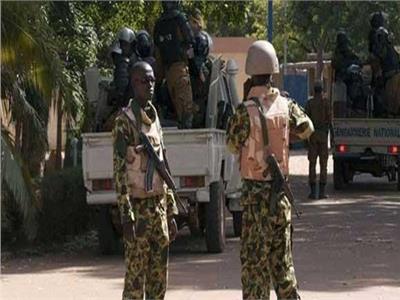 مصرع  8 عسكريين وإصابة آخرين إثر هجوم في بوركينا فاسو
