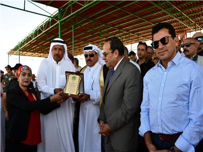 وزير الرياضة ومحافظ شمال سيناء يشهدان ختام بطولة «العريش للهجن» 