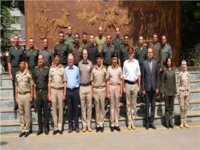 أكاديمية ناصر العسكرية تستضيف فريق التدريب المتنقل البريطاني