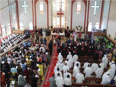 مسلحون يخطفون 8 أشخاص من كنيسة في غرب الكاميرون